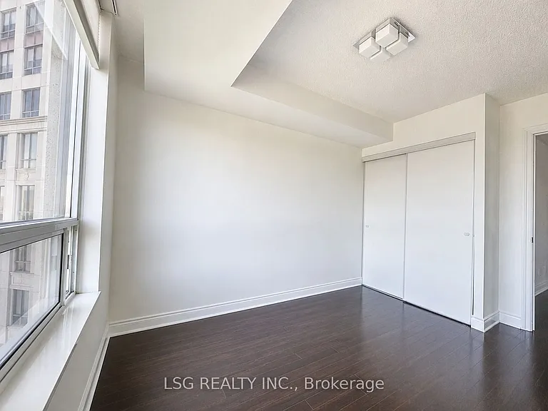 78 Harrison Garden Blvd #1209 — Photo 37