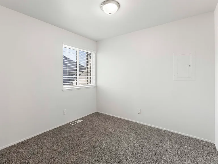 Aspen Heights Apartments — Photo 25