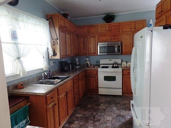 5th image of 1003 College Ave