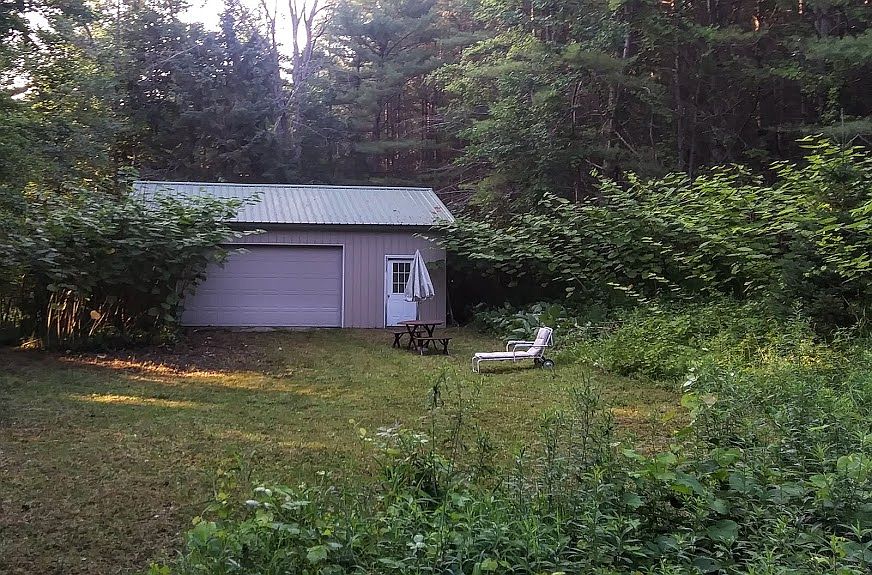POLE BARN  20' X 30' 