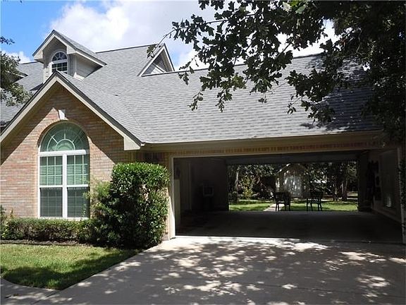 Double garage doors "open" to backyard!