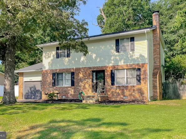 21645 Defender St, Lexington Park, MD 20653