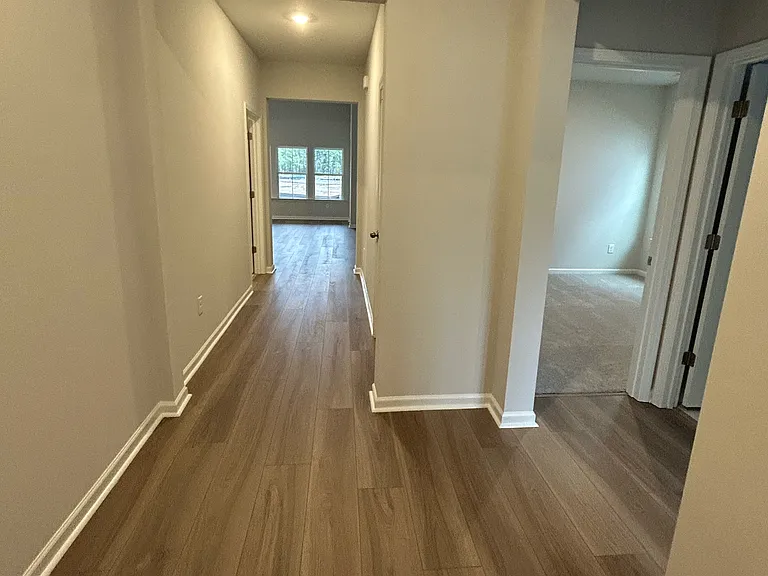 563 Magnolia Terrace Dr — Photo 4