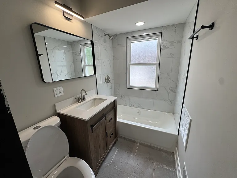 16439 Cottage Grove Ave — Photo 6