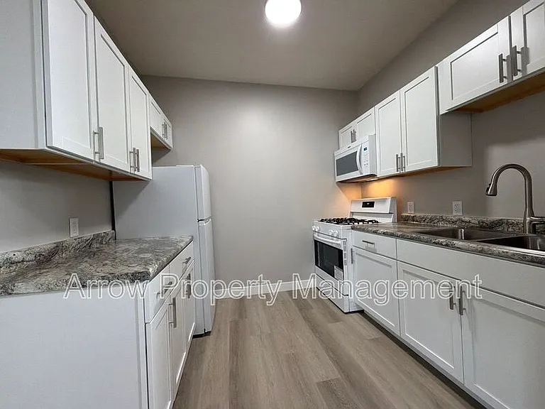 867 N 26th St #109 — Photo 3