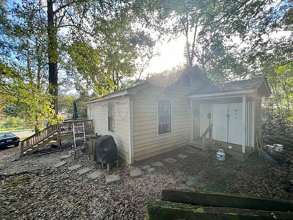 2nd image of 1102 Arkansas St