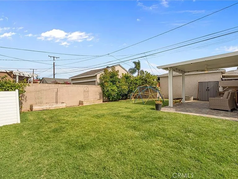 2902 Loomis St — Photo 10