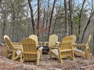 4224 Chamberlain Ln, Sevierville, TN 37862