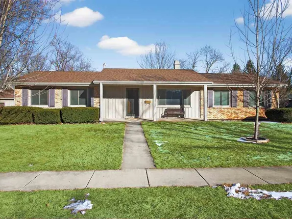 610 Arbor Dr, Iowa City, IA 52245