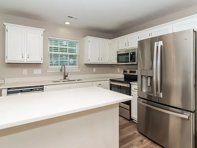 2432 Acadia Ct — Photo 9