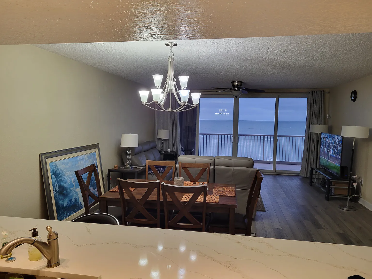 3 bed, 1832 sqft, $3,499 — Photo 2