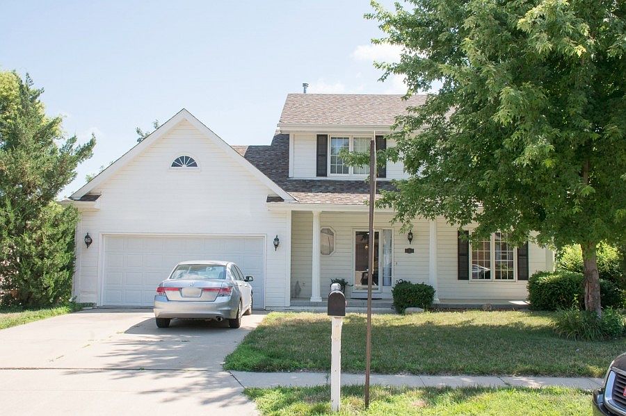 1st image of 1305 Peterson Dr