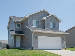 8523 Aldridge Dr SW, Cedar Rapids, IA 52404