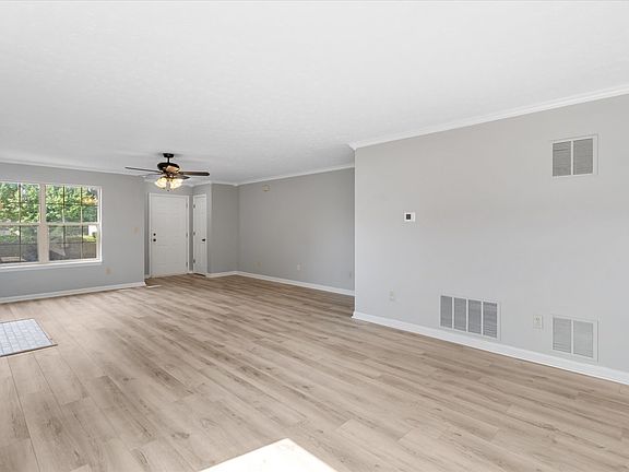 3rd image of 10282 Stillwell Dr