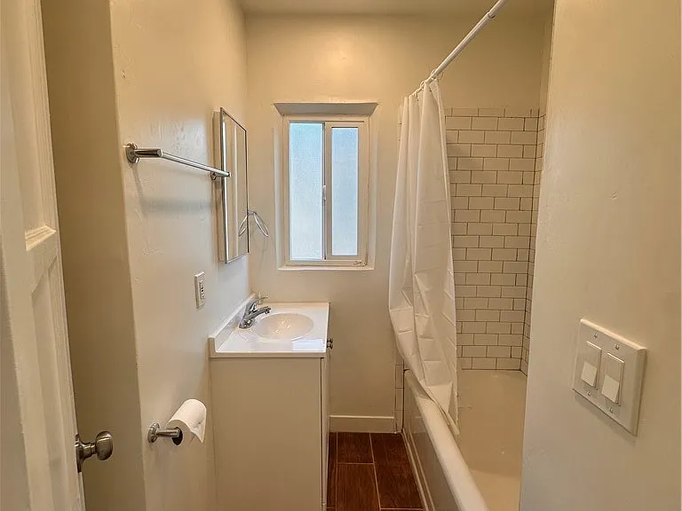 314 Wilshire Pl — Photo 9