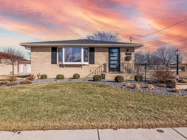 2219 17th AVENUE, Kenosha, WI 53140