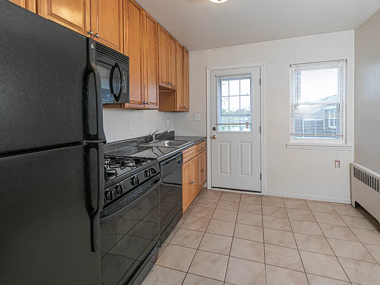 Belmont Gardens - Example Kitchen 02