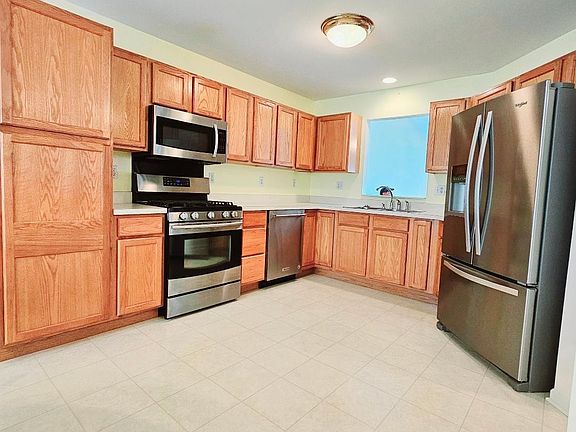 5th image of 1726 Golden Oak Dr