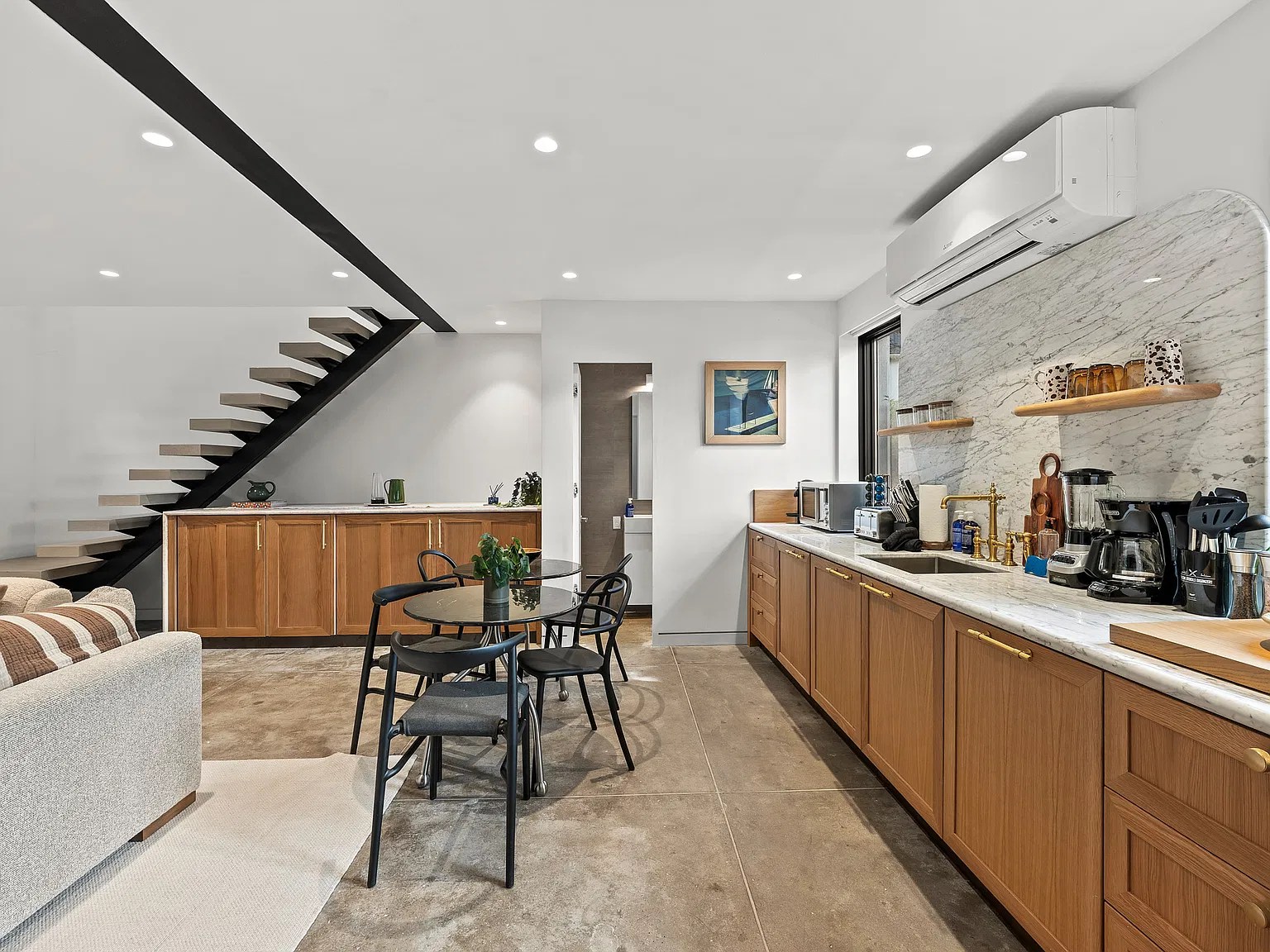 460 West 44th Street — Photo 3