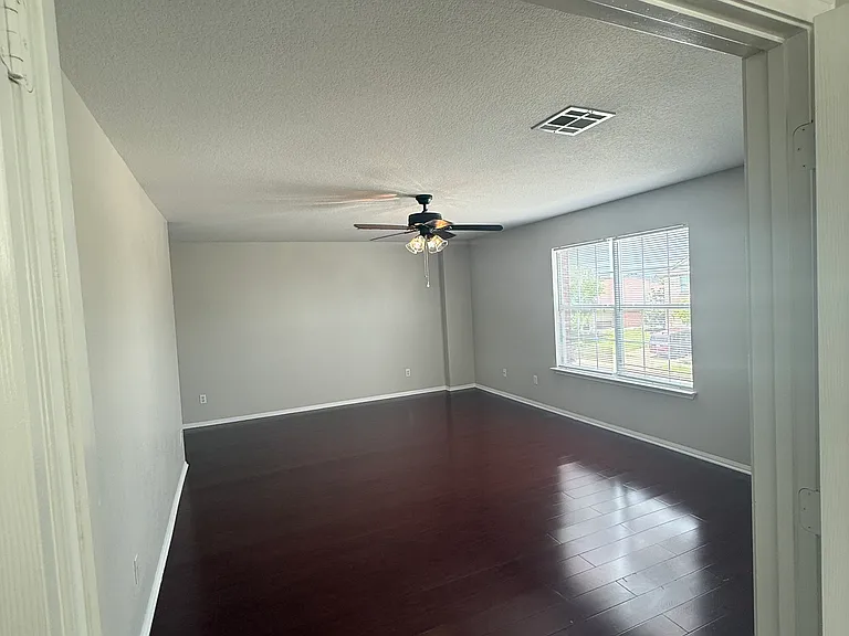 502 Constellation Dr — Photo 27