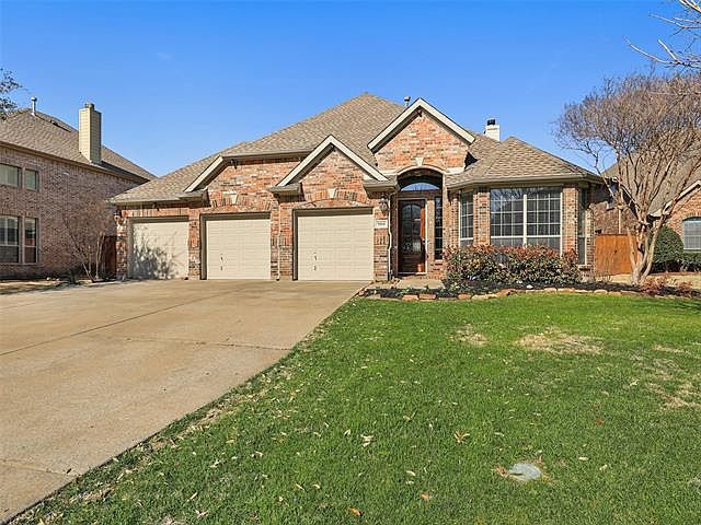1st image of 700 Moss Cliff Cir
