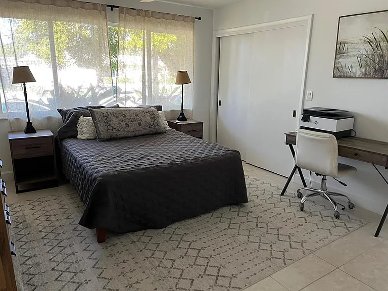 556 SE 15th Ave — Photo 33