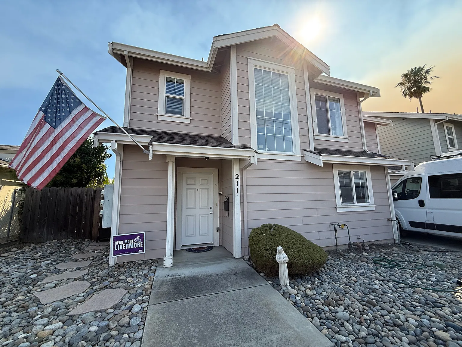 3 bed, 2.5 bath, 1344 sqft, $3,500 — Photo 1