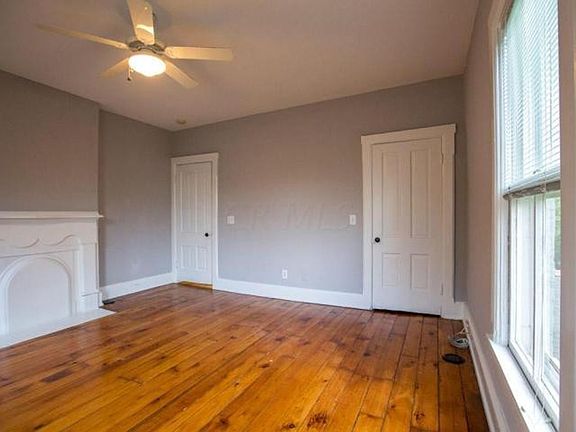 5th image of 109 E 4th Ave