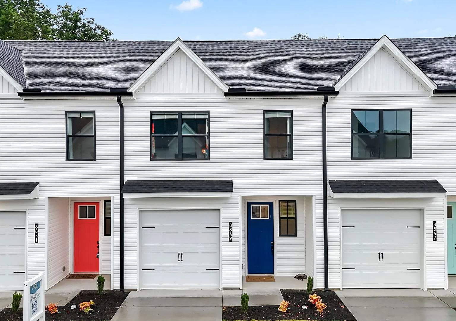 3-Bed, 2.5-Bath Townhome with Washer & Dryer Included — Photo 1