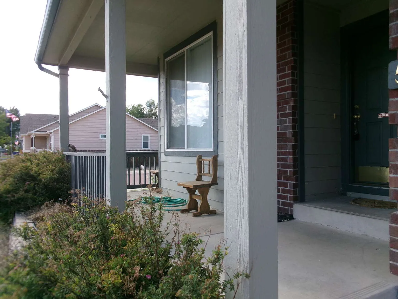 3 bed, 2.5 bath, 2298 sqft, $2,245 — Photo 3