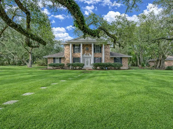 1415 Oak St, La Marque, TX 77568