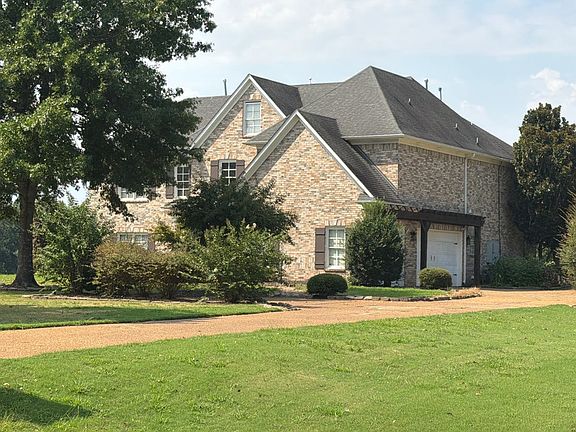 2nd image of 225 Spring Run Dr