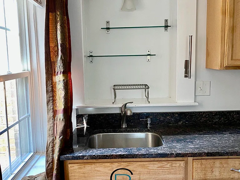 42 Warren St #O1 — Photo 5