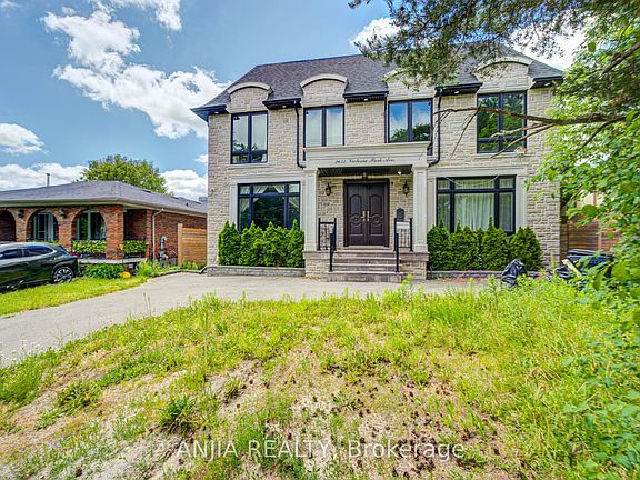 2nd image of 2652 Victoria Park Ave
