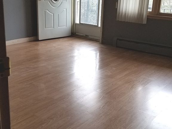 5th image of 36 King Arthur Ct APT 12