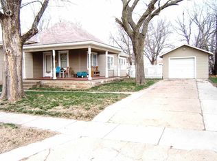 1017 E 7th St, Wellington, KS 67152