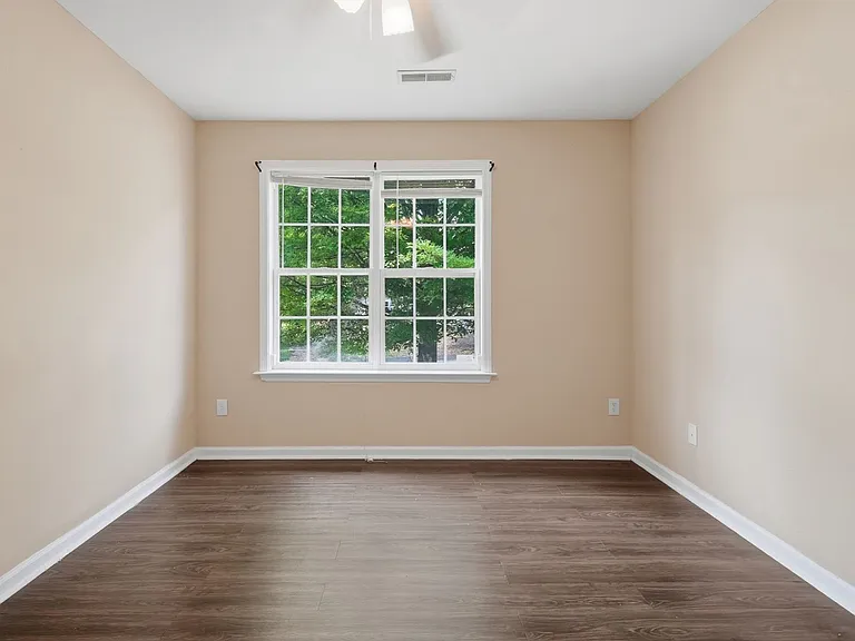 1575 Petty St SE — Photo 8