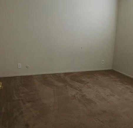 5th image of 916 Maria Ln