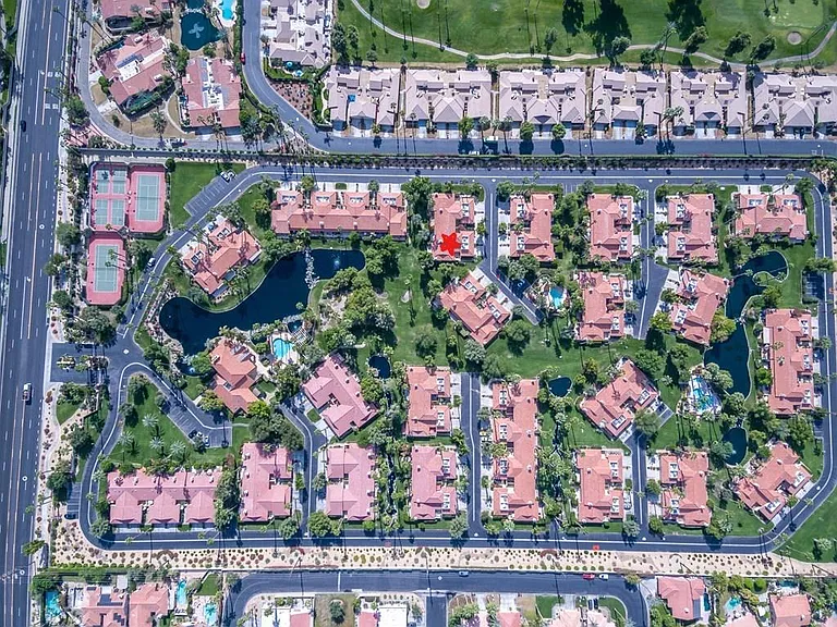 Park Palms from above. You are the red star.