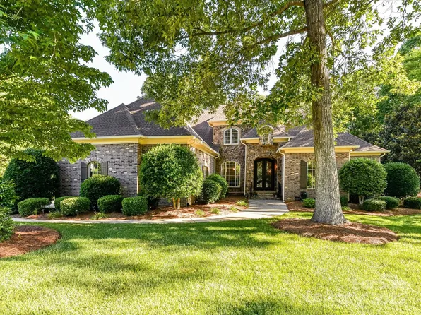 9000 Whirlaway Ln, Waxhaw, NC 28173