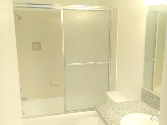5th image of 1427 N Poinsettia Pl #1770