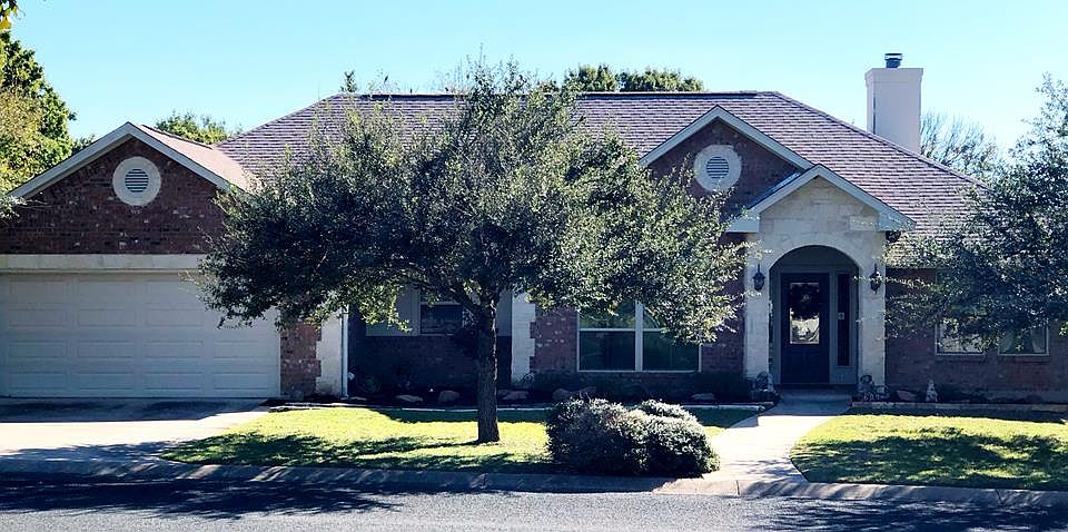 1st image of 609 NW Lupine Ln