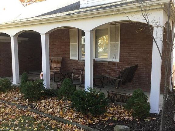 2nd image of 2285 Valley View Dr