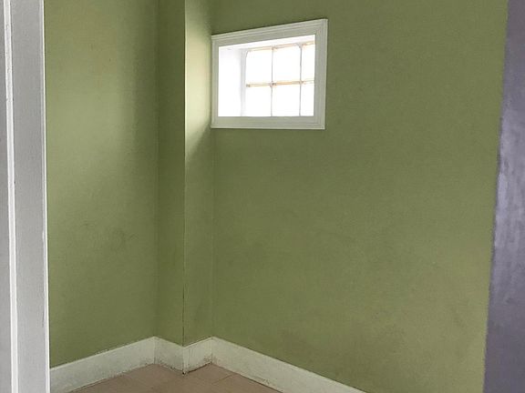 3rd image of 601 Julia St