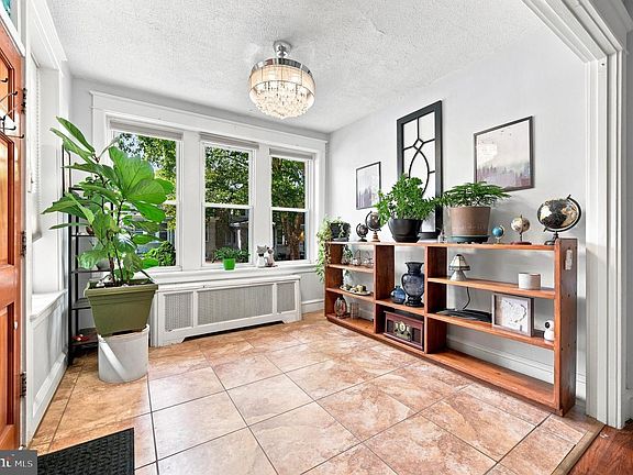 5th image of 213 E Comly St