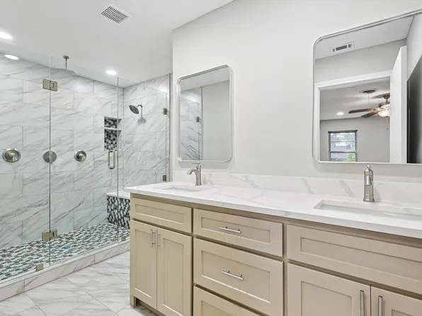 8216 Stony Creek Dr, Dallas, TX 75228
