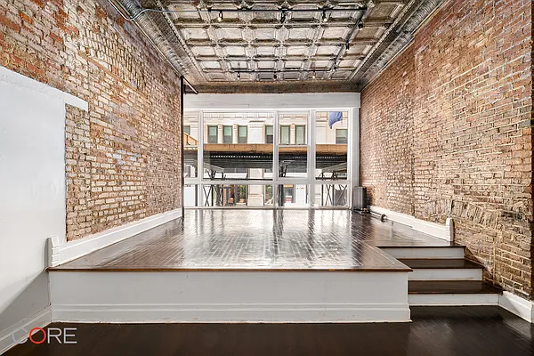 Rented by CORE | media 22