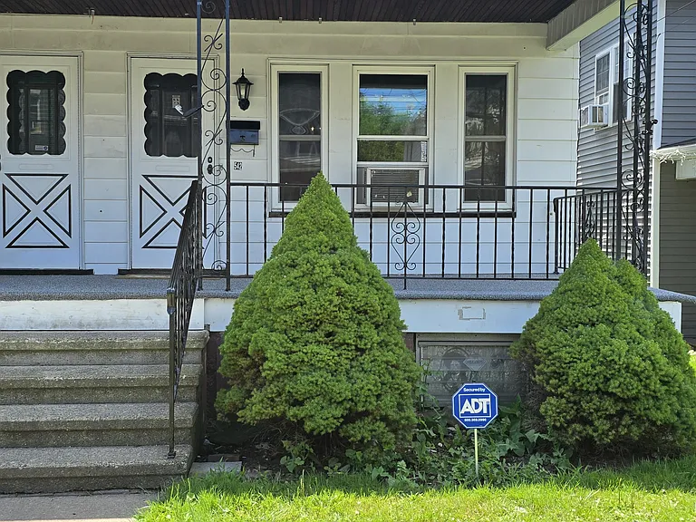542-544 Deacon St #542 — Photo 1