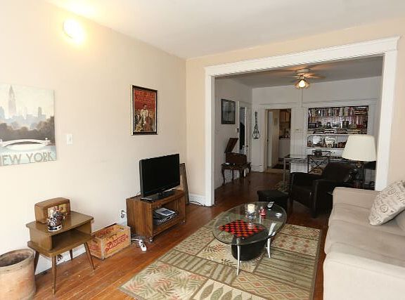 5th image of 1526 W Nelson St #G05c