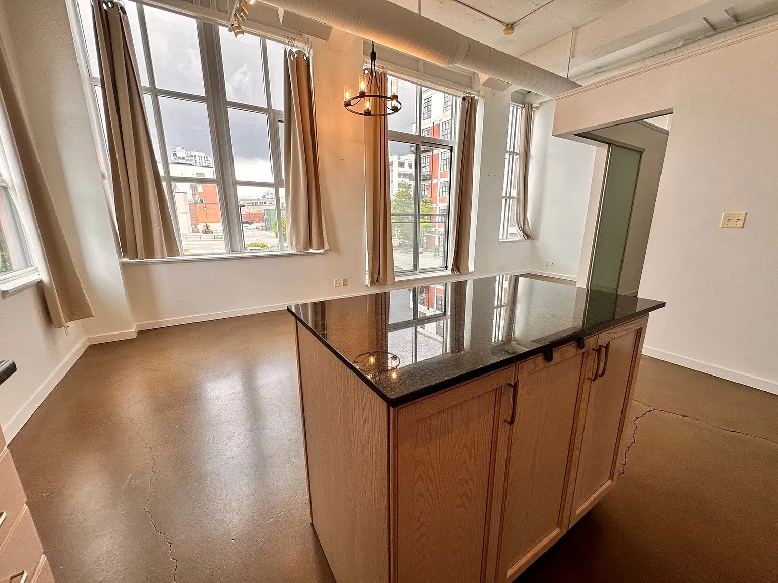 404 King Street West Kitchener — Photo 3